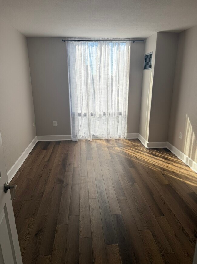 Photo - 1625 Larimer St Unit Barclay Towers 1805