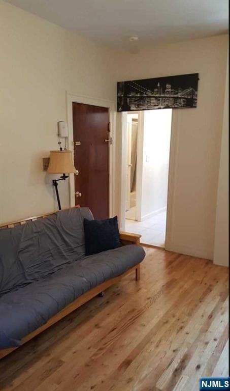 107 4th St Unit 1W