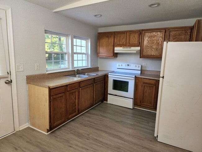 Photo - 2043 Maywood St Unit 2043 Maywood A