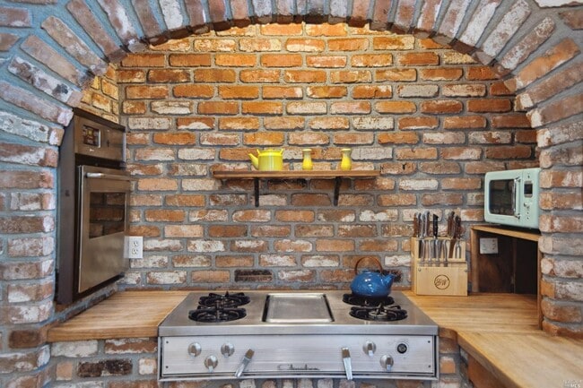 Photo - 5953 Shoreline Hwy