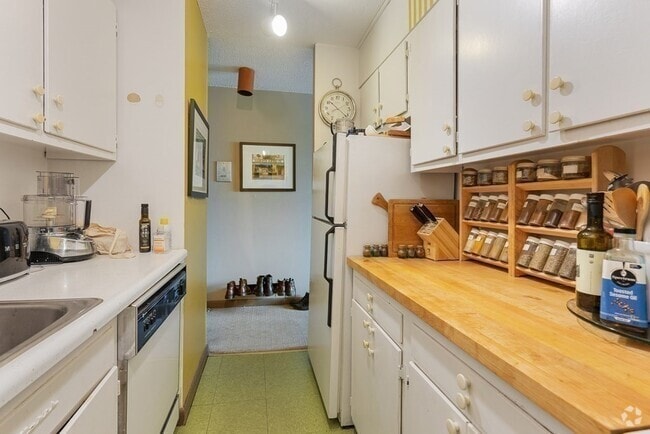 Building Photo - 12 Inman St Unit 62 Rental