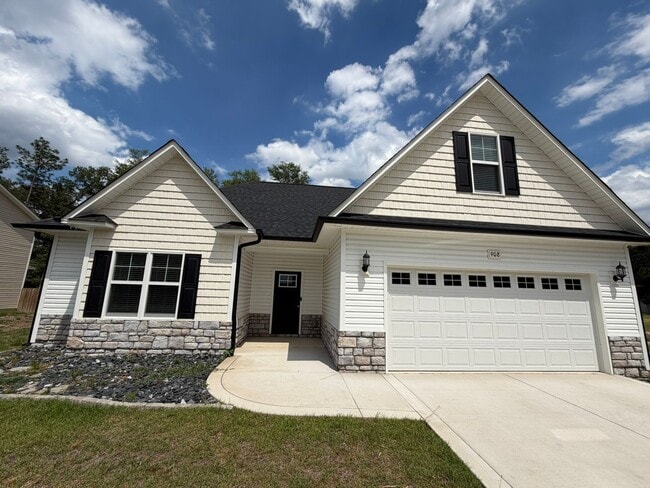 Building Photo - 908 Stevens~Raeford