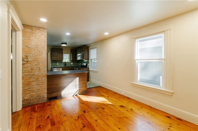 Photo - 42 Shepard St