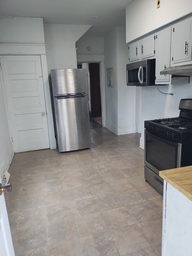 Photo - 932 Morton St