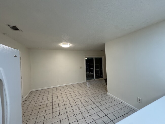 Photo - 2 bedroom 1 bathroom in Fair Play Unit A