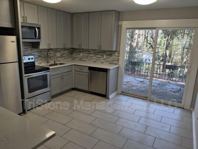 Photo - 3108 Erskine Dr