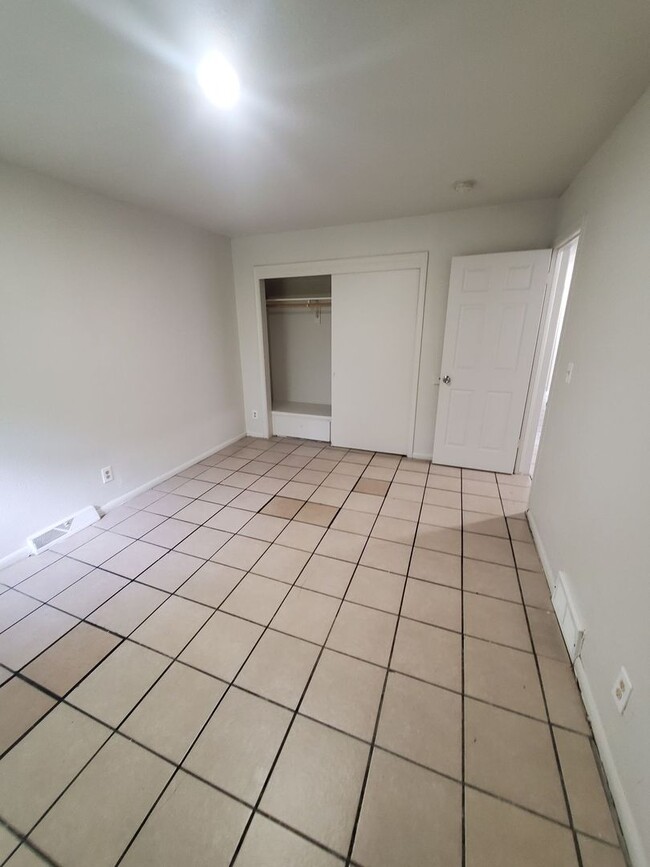 Photo - 5541-5543 N 35th St. Unidad 5543 (Upper)