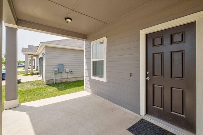 Photo - 910 Bunton Reserve Blvd