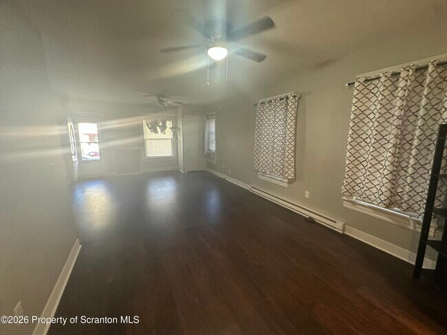 Photo - 916-918 Grandview St