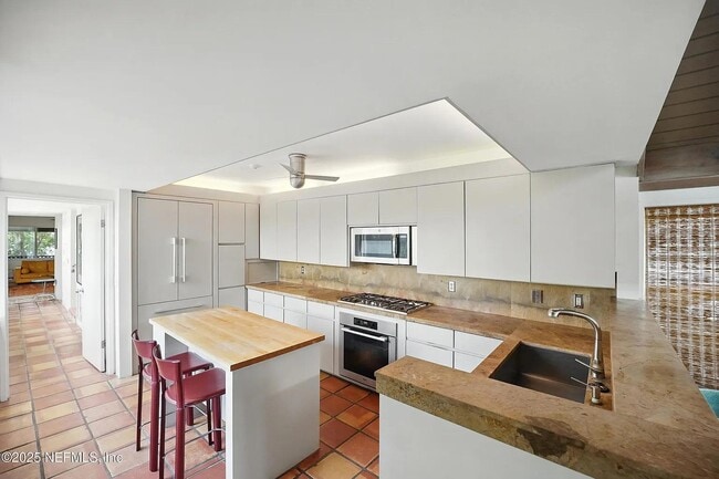 Photo - 1927 Beachside Ct