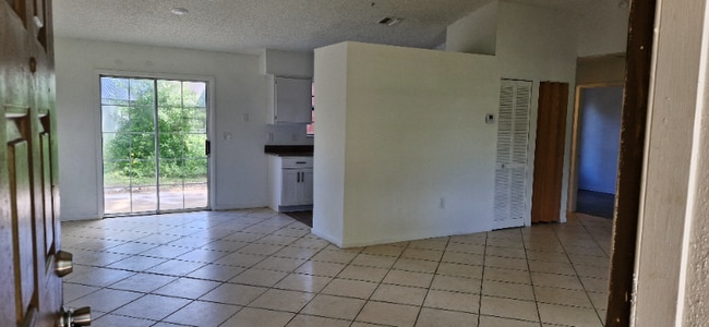Photo - 107 Hearthside Ave NW