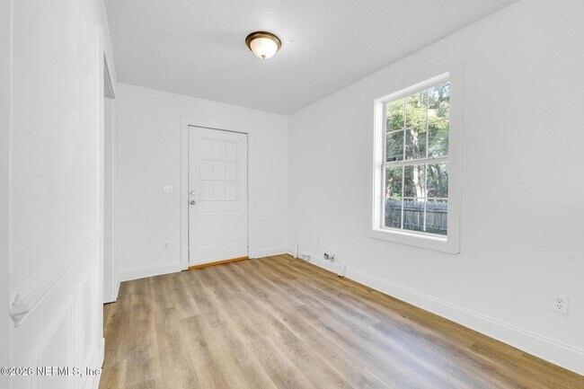 Photo - 2971 Warrington St