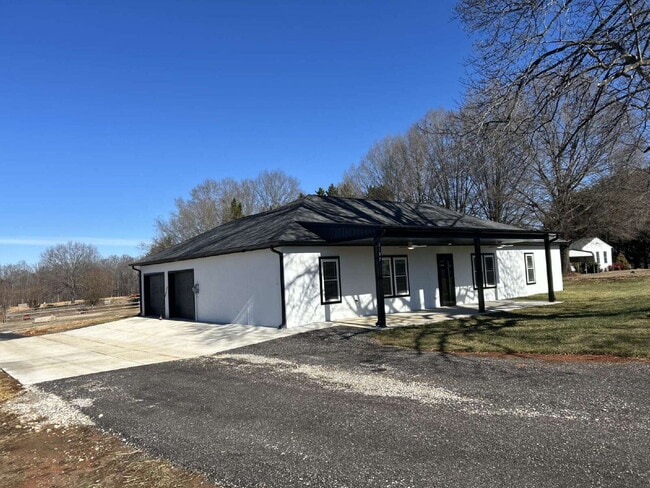 Photo - New Built Home 3-Bedroom Kernersville Home with Granite Touches and 2 Full Baths!"