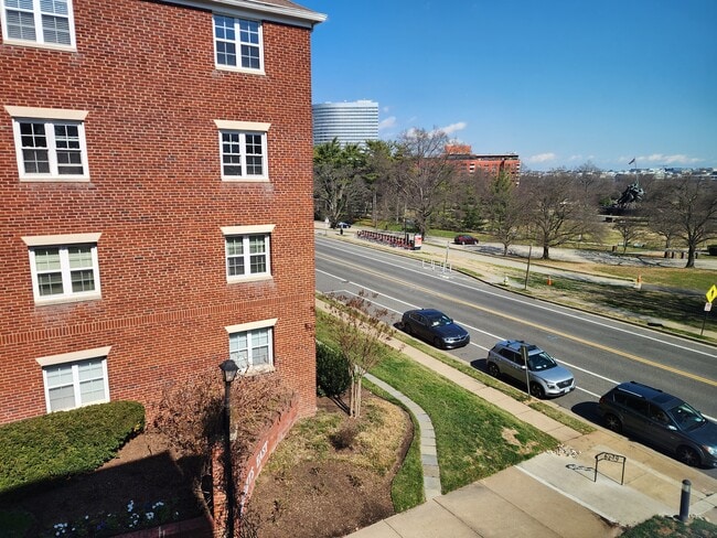 Photo - 1222 N Meade St Unit Es203
