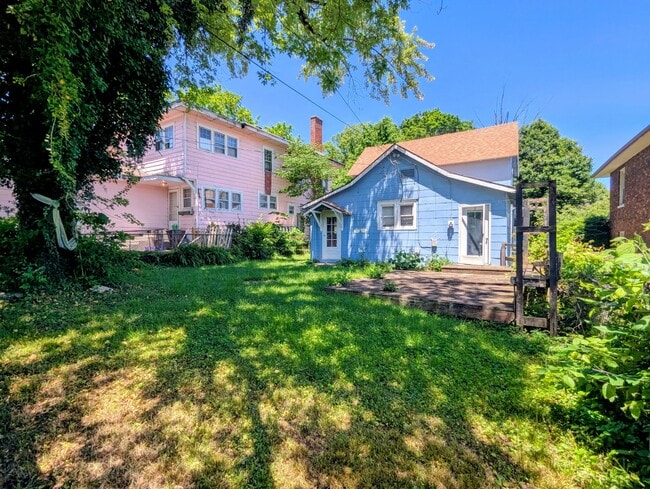 Photo - 417 W Nelson St