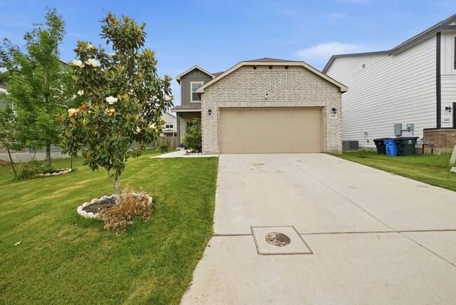 Building Photo - 2405 Ayers Dr