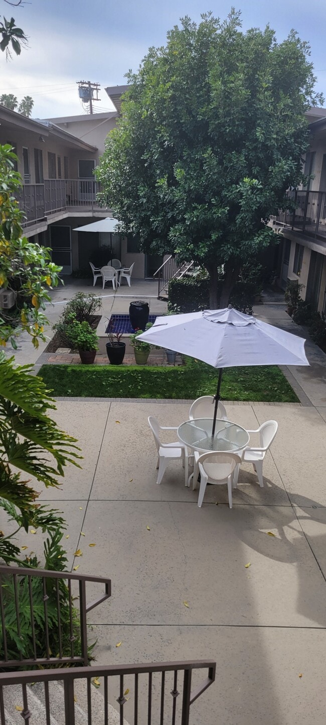 Photo - Tarzana Gardens