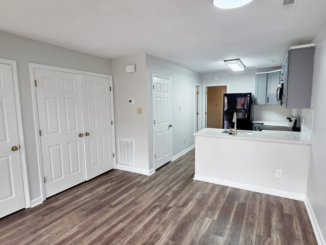 Photo - 93 Stone Hill Ct