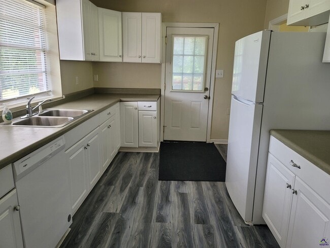 Photo - 605 S Pleasant Hill Rd