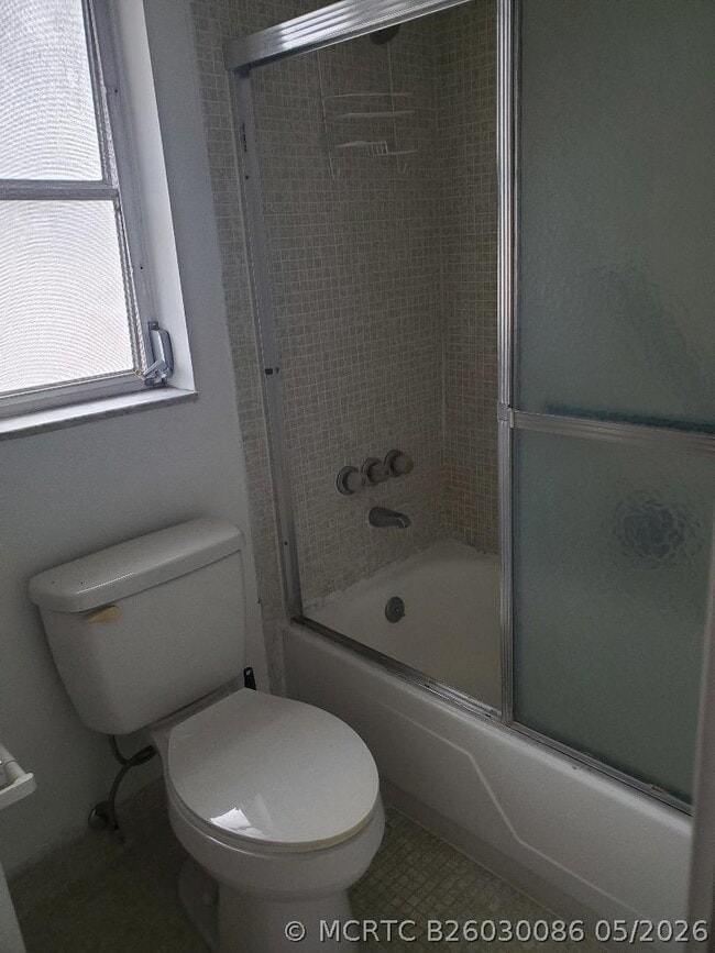 Photo - 110 Stratford H
