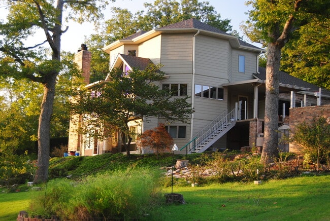 Building Photo - 11 Fairway Dr Rental