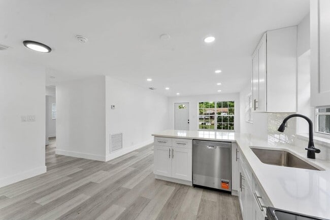 Photo - 441 NW 2nd Ave