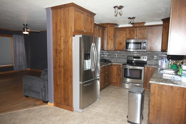 Photo - 1316 E 3rd St