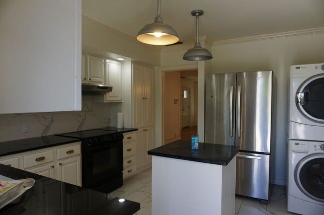 Photo - 2618 22 Unit 2618 22nd Front