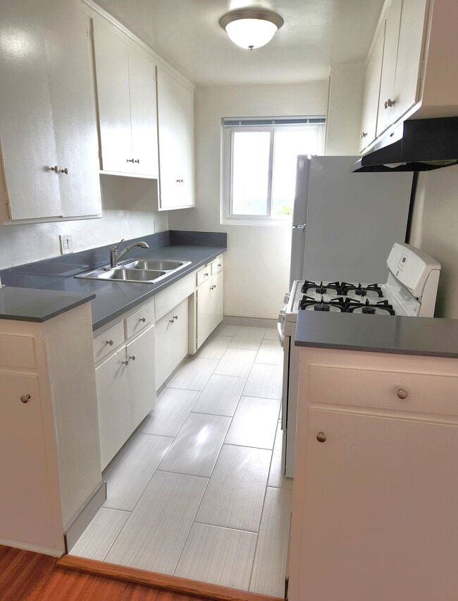 Photo - 1133 N Hacienda Pl