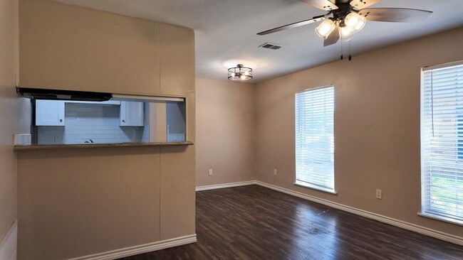 Building Photo - 2101 6th Ave N Unit 1 Rental