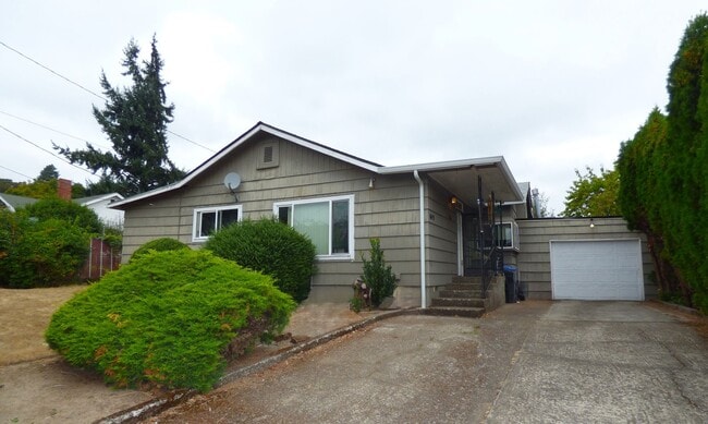 Building Photo - 3 bed 2 bath home in South Salem