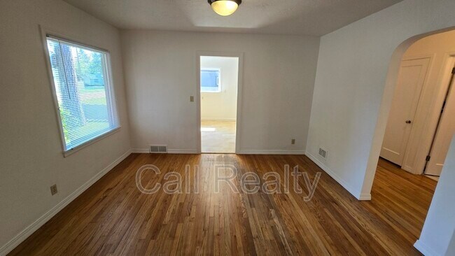 Photo - 4018 S Hatch St