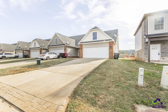 Photo - 206 Beau Claire Cir