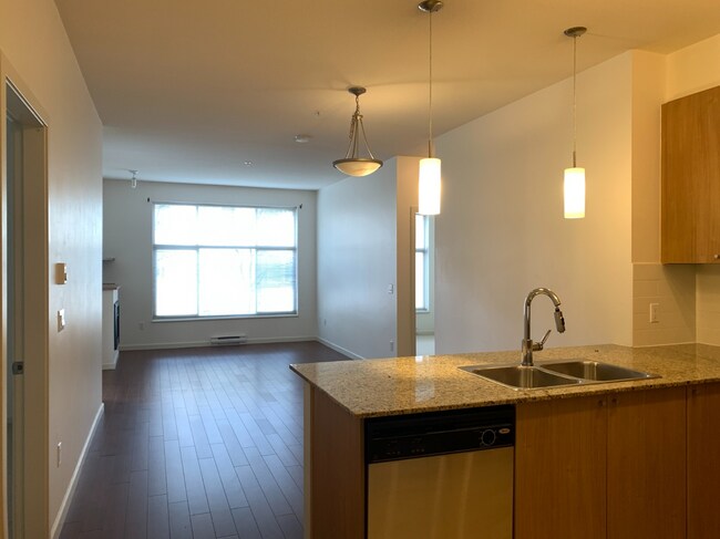 Photo - 213-2477 Kelly Avenue Unit 213