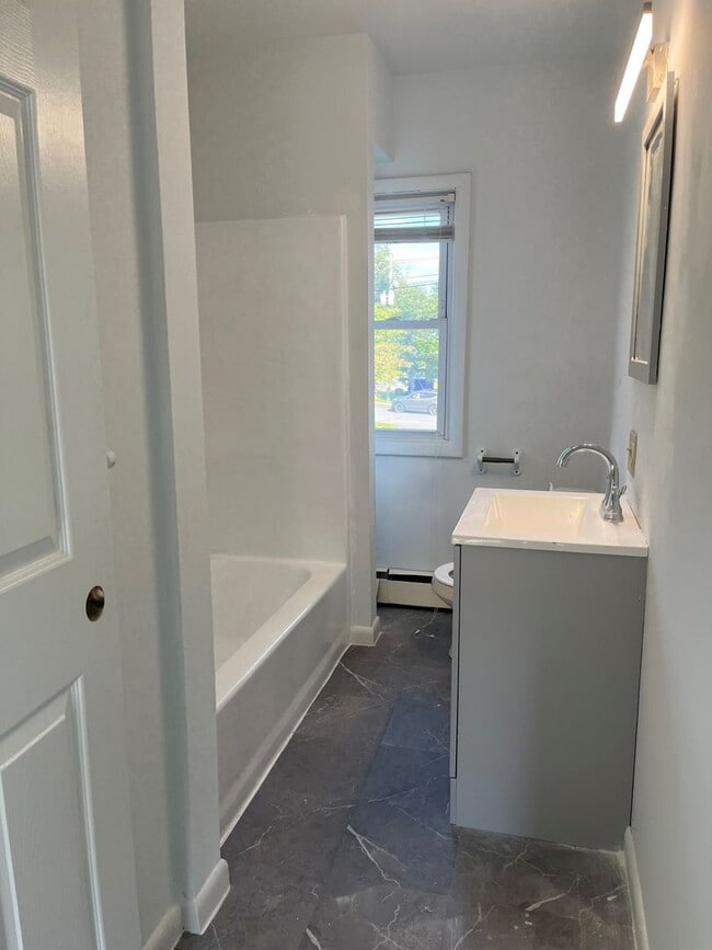 Photo - 7-MXW Holding Corp Unidad Floor 2