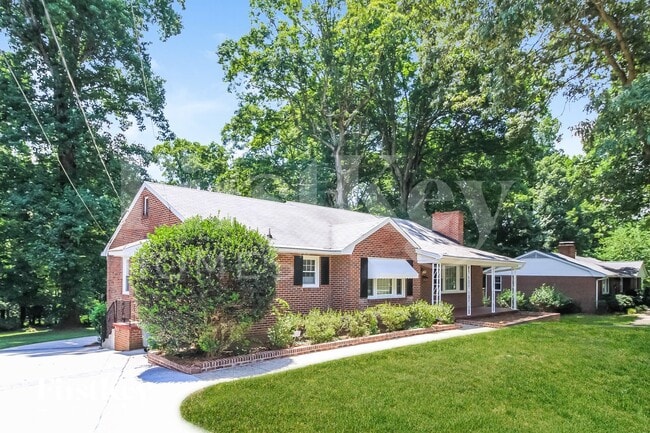 1085 N Peace Haven Rd