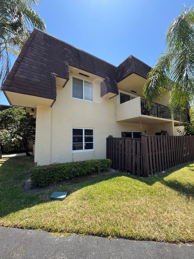 Photo - 13716 SW 90th Ave Unit G