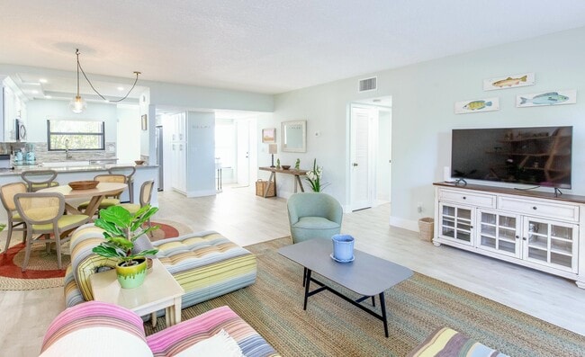 Photo - 11267 Pond View Dr Unit B102