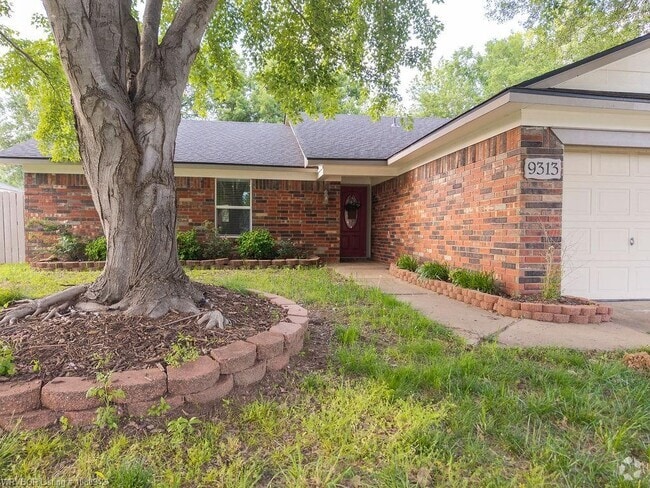 Building Photo - 9313 S Houston St Rental