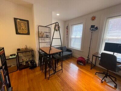 Building Photo - 254 Newbury St Unit 3