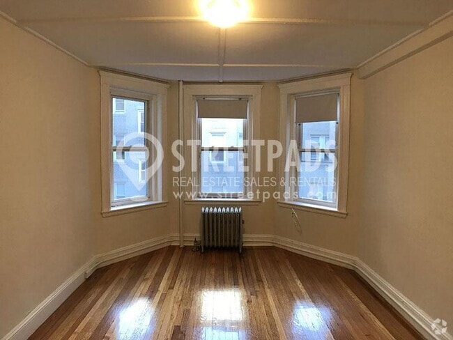 Building Photo - bedroom in Boston MA 02215 Rental