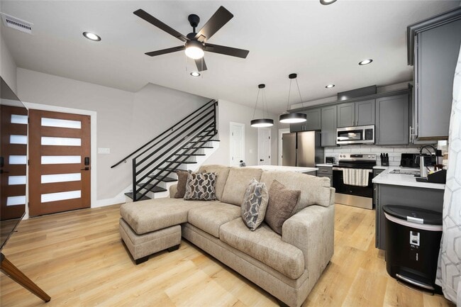 Photo - 2409 Dolly Wright St