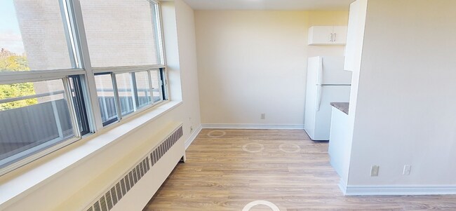 Photo - 1BD +1BATH Located in the heart of Etobicoke Unit 1 Bedroom - Standard