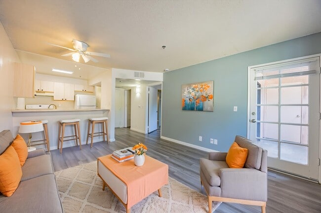 Photo - Whispering Oaks Apts