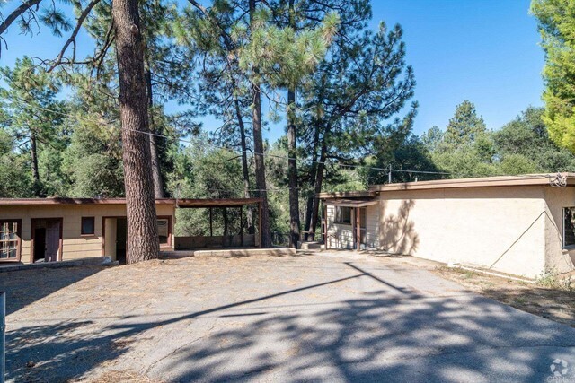 Building Photo - 28905 Deer Creek Trail Rental