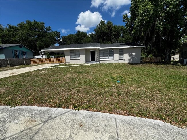 Building Photo - 1610 Crest Ave