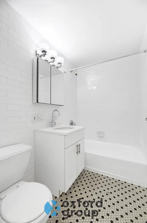 Photo - East 69th Street