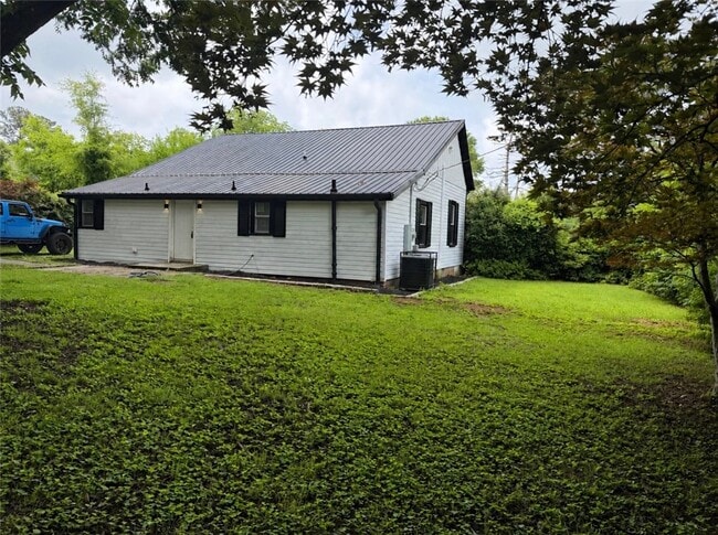 Photo - 112 Simmons St