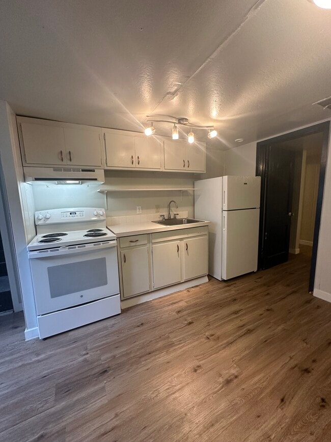 Photo - 1010 NW Fisk St Unit Lower