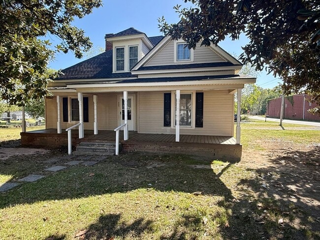 Building Photo - Three Bedroom, 1 Bath Gibsonville Home with Rocking Chair Front Porch